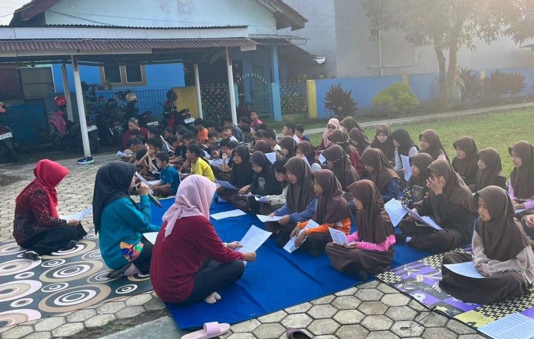 SAJADAH: Jumat Damai dan Berkah di SDN 2 Pasir Kidul Tumbuhkan Karakter Religius Siswa
