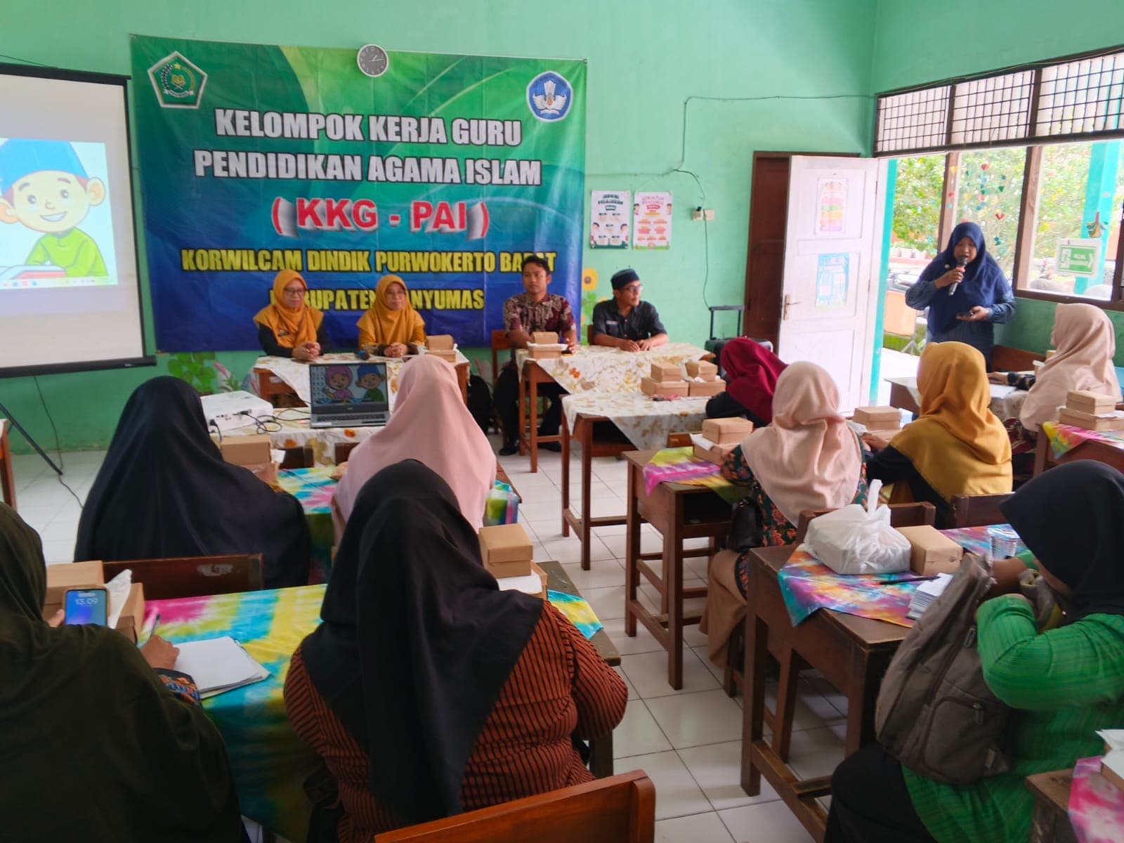 “SATU VISI SERIBU AKSI BERGELORA: SUKSESNYA SINERGI GURU PAI PURWOKERTO BARAT LEWAT KEGIATAN KKG PAI BERKUALITAS DAN KOLABORASI TANPA BATAS DI SDN 1 KARANGLEWAS LOR”