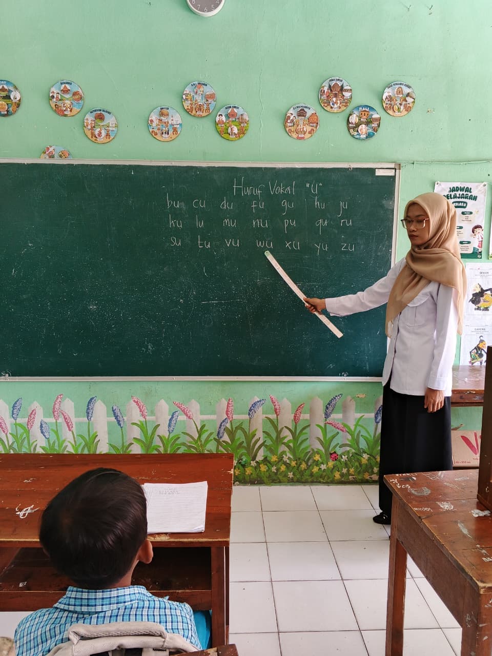 PROGRAM REMEDIAL LITERASI: TAMBAHAN JAM BELAJAR MEMBACA & MENULIS LANCAR UNTUK 10 SISWA KELAS 3, 4, 5 YANG BELUM LANCAR