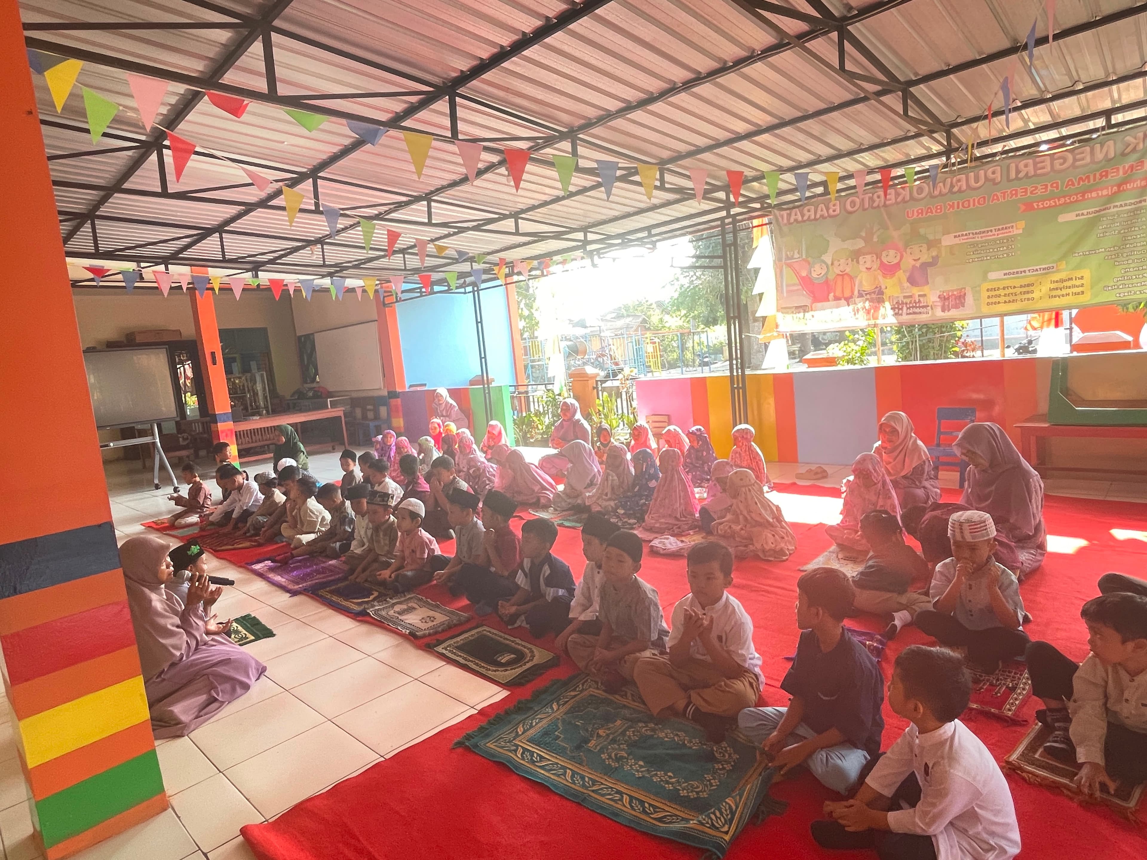 Meneladani Akhlak Rasulullah melalui Maulid Nabi di TK Negeri Purwokerto Barat