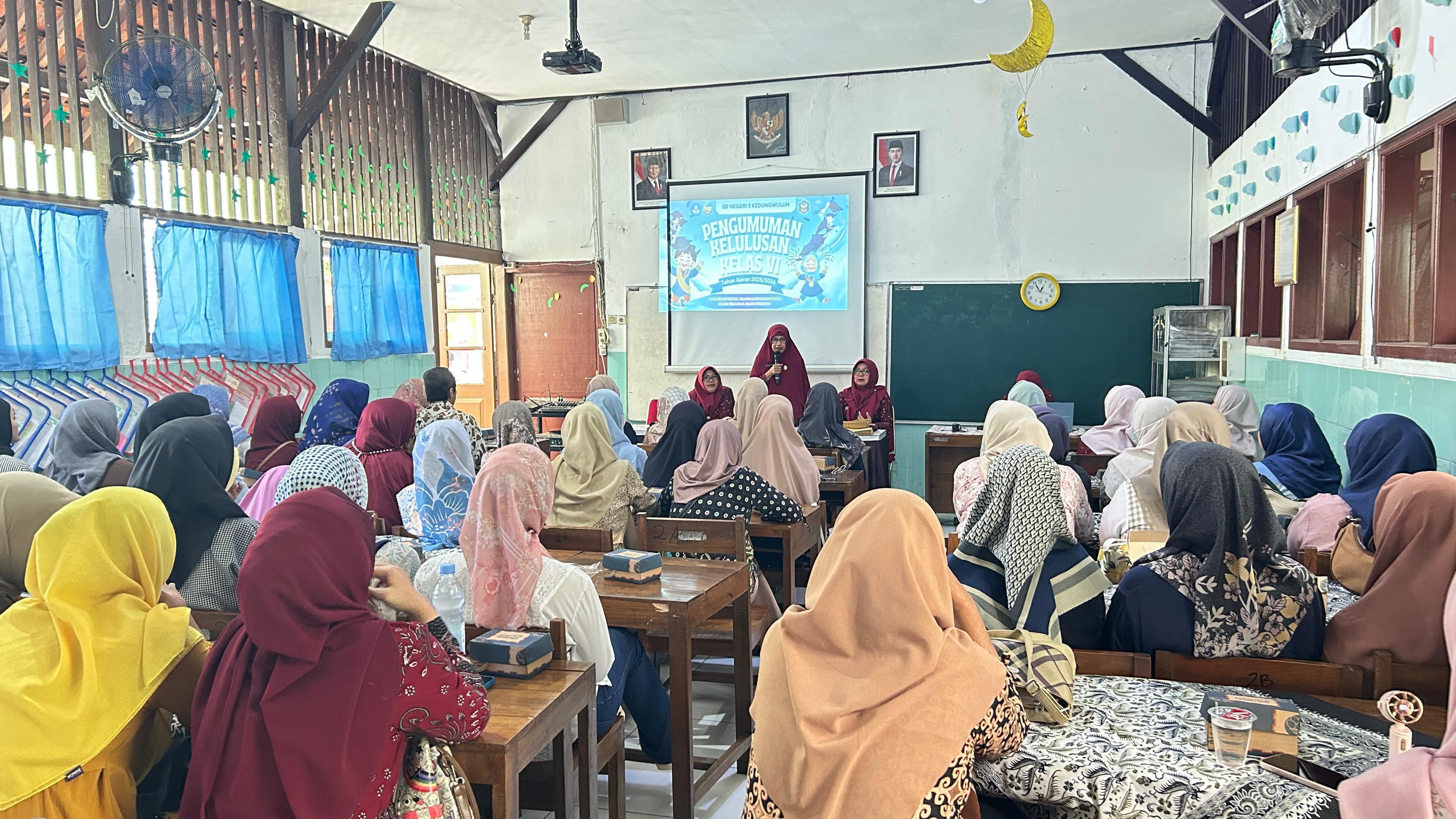 Tangis Haru dan Sujud Syukur, 98 Siswa SDN 3 Kedungwuluh Dinyatakan Lulus 100 Persen