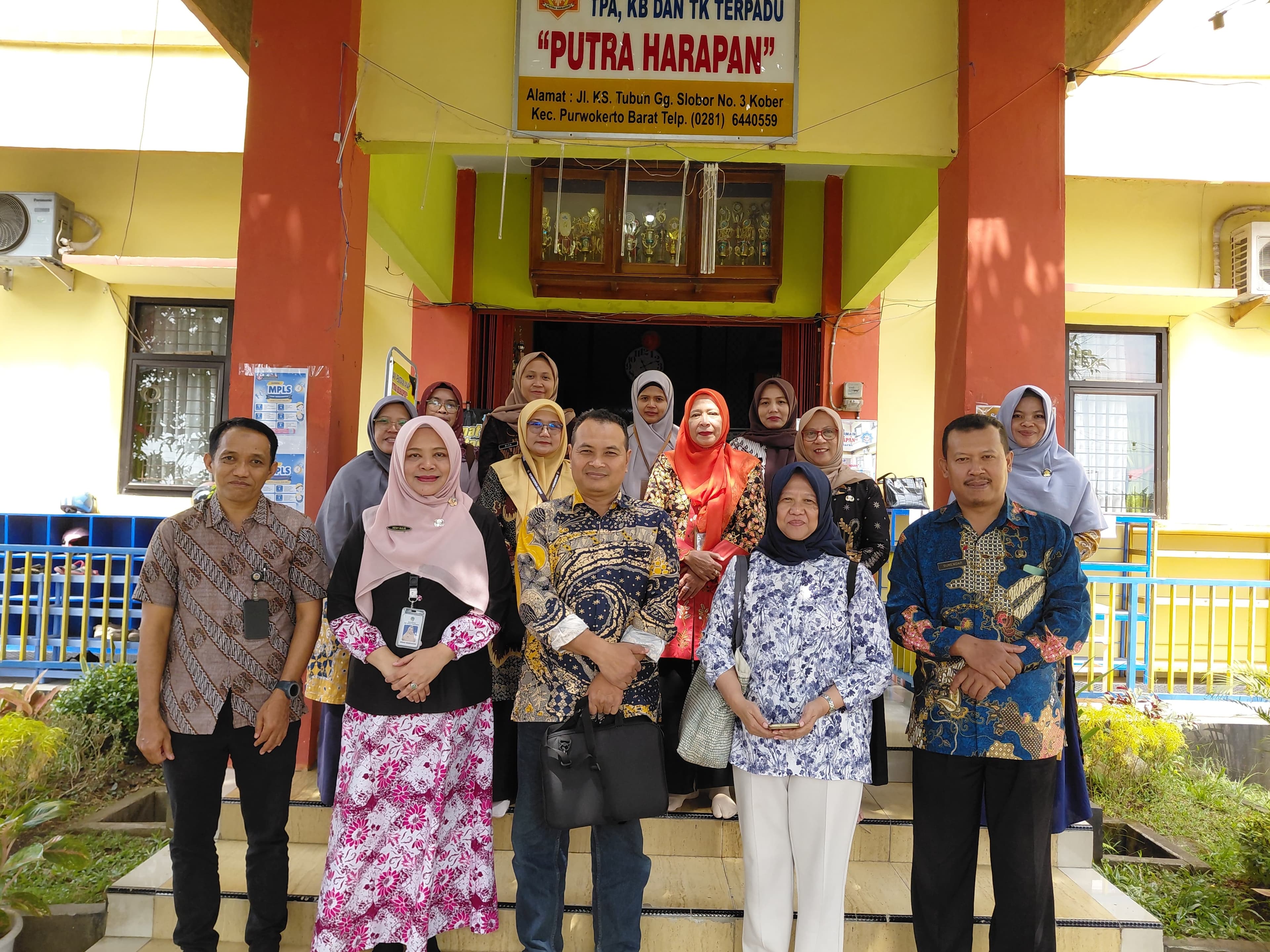 MONITORING DAN EVALUASI KETERCAPAIAN 8 INDIKATOR PAUD H1 DI TPA PUTRA HARAPAN SEBAGAI LOKASI PERCONTOHAN
