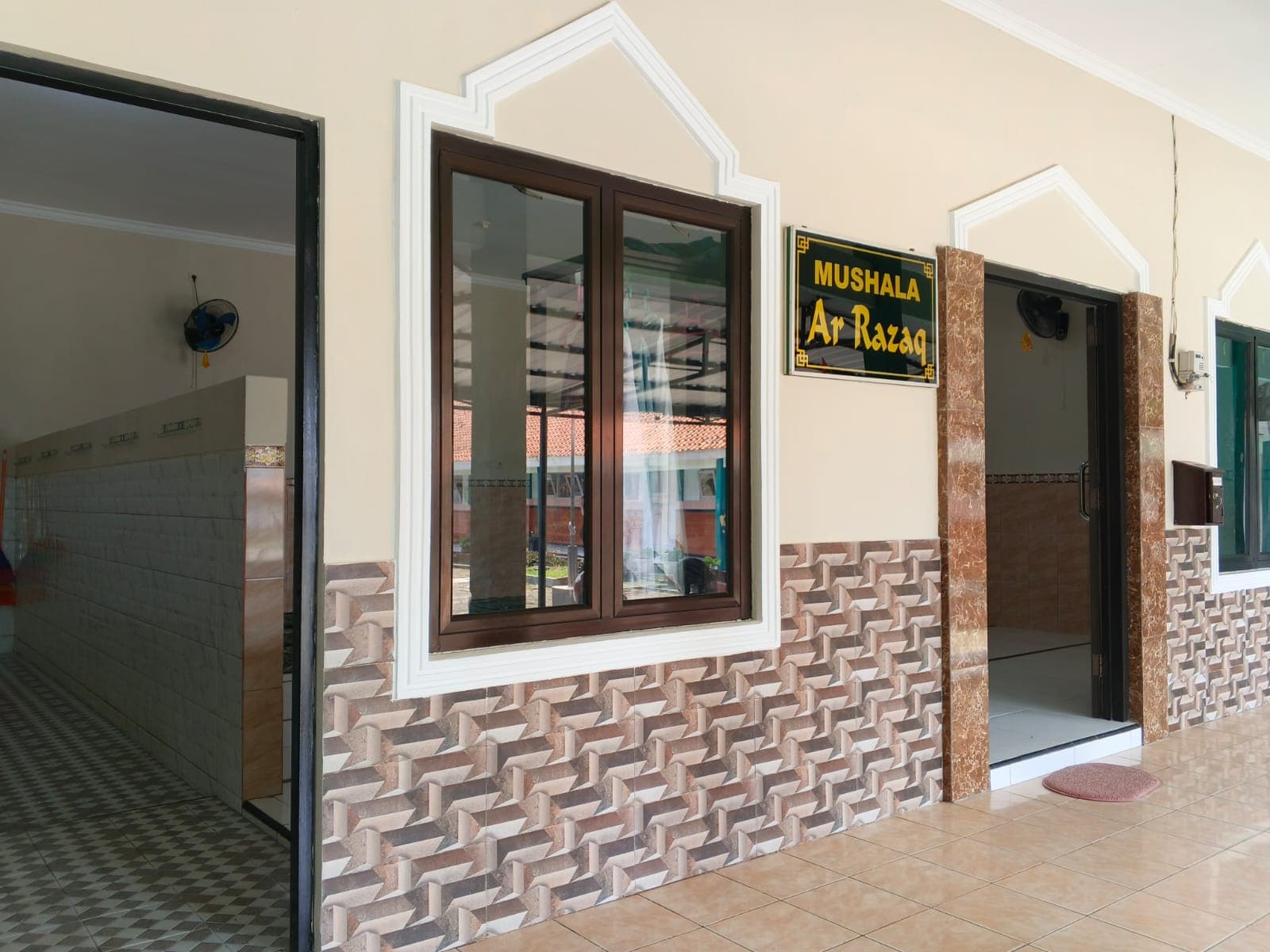 “OPTIMALISASI PERAN UNIT PENGUMPULAN ZAKAT (UPZ): STRATEGI PENDISTRIBUSIAN UPZ PURWOKERTO BARAT DALAM MENDUKUNG PENGEMBANGAN FASILITAS IBADAH DI SDN 1 KARANGLEWAS LOR”