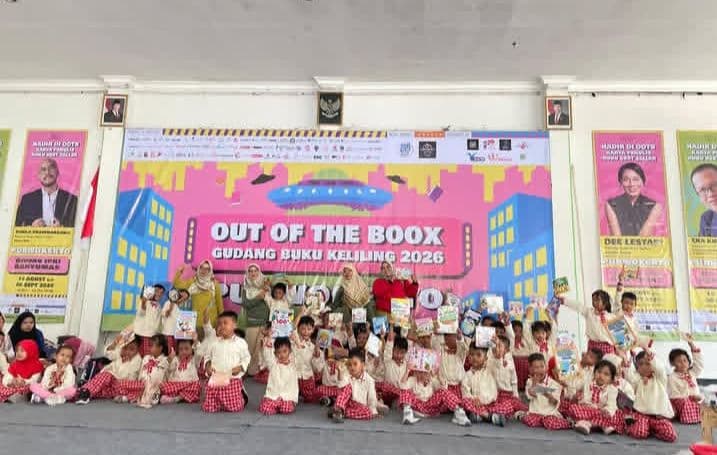 Petualangan Literasi dan Numerasi Anak TK Negeri Purwokerto Barat di Out Of The Boox