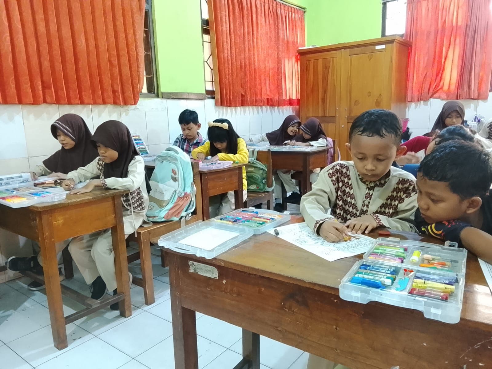 Ekstrakurikuler Seni Rupa dan Kreativitas: Mengasah Imajinasi, Mewujudkan Kreativitas Siswa SD Negeri 1 Bantarsoka